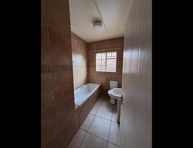 2 BEDROOM APARTMENT FOR SALE IN BENONI EXT